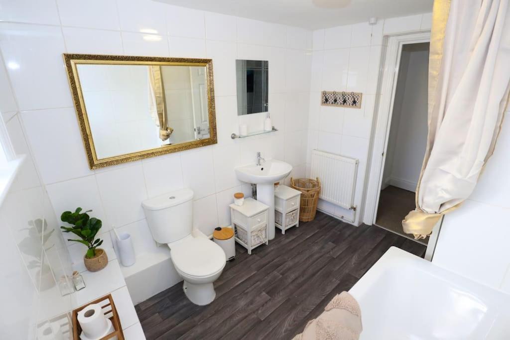 New Sunset Square Eastbourne 2 Bed Apartment, Long Stay Welcome Eksteriør bilde