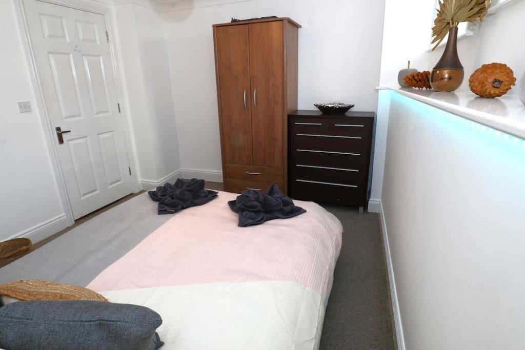 New Sunset Square Eastbourne 2 Bed Apartment, Long Stay Welcome Eksteriør bilde
