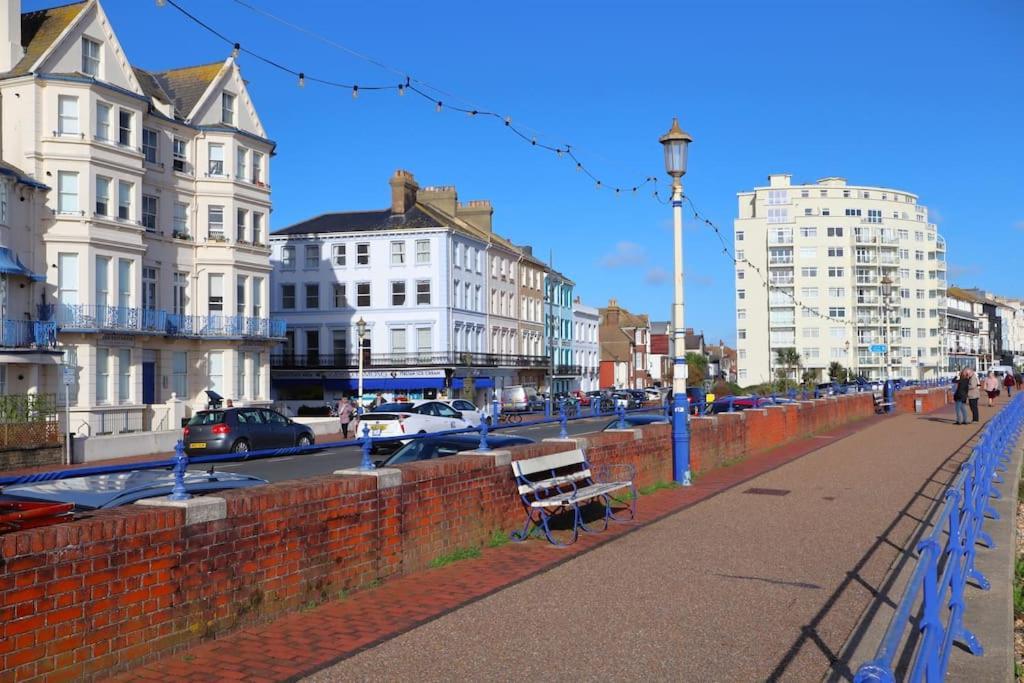 New Sunset Square Eastbourne 2 Bed Apartment, Long Stay Welcome Eksteriør bilde